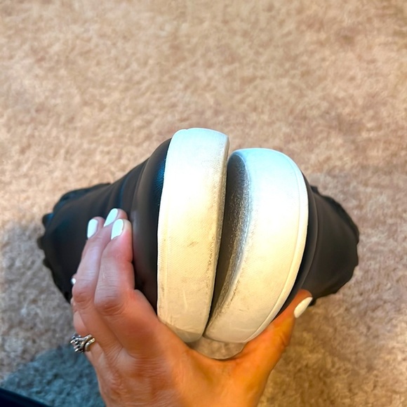 Kate Spade black leather slip on shoes - Picture 6 of 6